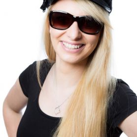 Portrait Fashion Bonnie 01